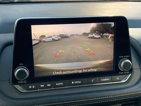 Used 2024 Nissan Rogue S FWD image 22