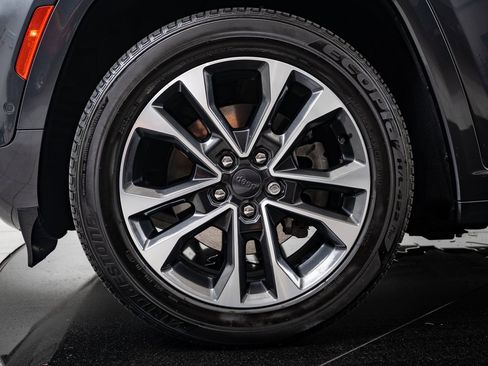 Used 2022 Jeep Grand Cherokee Overland image 13