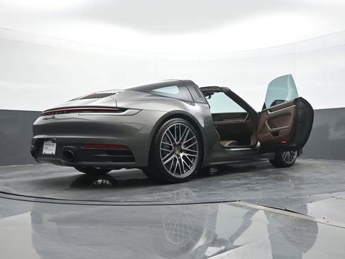 Certified 2024 Porsche 911 Targa 4S AWD/4WD image 22