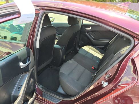 Used 2017 Kia Forte LX FWD image 18