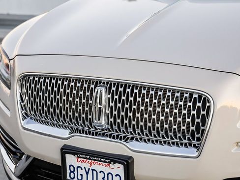 Used 2019 Lincoln Nautilus Select image 6