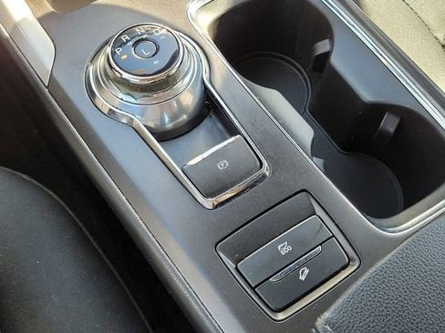 Used 2018 Ford Fusion SE FWD image 20