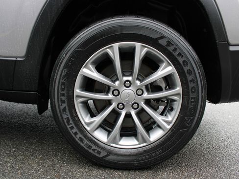 Used 2022 Jeep Cherokee Latitude Lux w/ Sun & Sound Group image 10