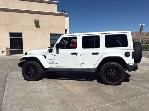 Certified 2024 Jeep Wrangler Unlimited Sahara AWD/4WD image 9