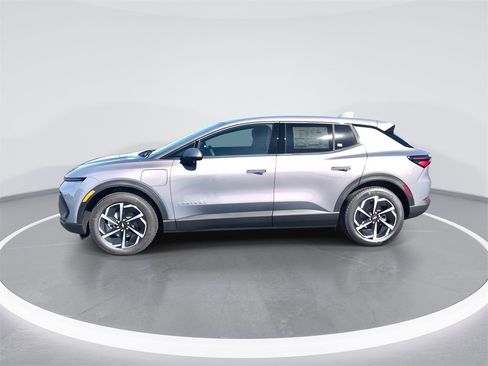 New 2026 Chevrolet Equinox EV LT image 5