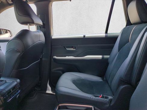 Used 2026 Toyota Grand Highlander AWD Hybrid image 19