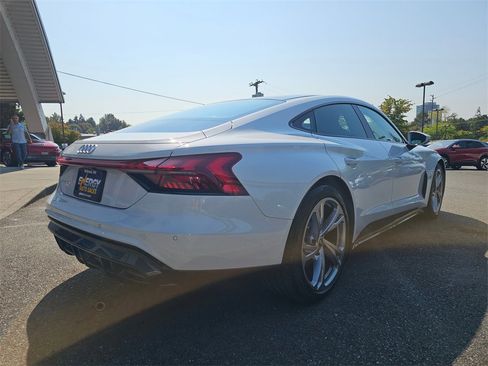 Used 2023 Audi e-tron GT Premium Plus image 9