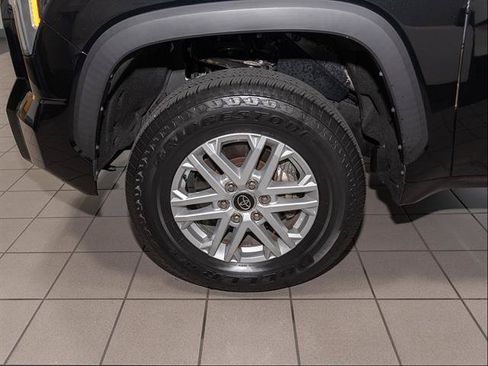 Used 2023 Toyota Tundra SR5 w/ SR5 Convenience Package AWD/4WD image 6