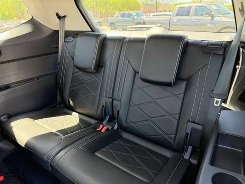 Used 2024 Volkswagen Atlas SE image 18