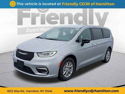 New 2026 Chrysler Pacifica Select