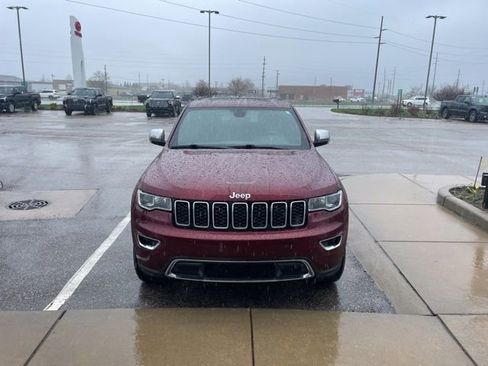 Used 2022 Jeep Grand Cherokee Limited image 3