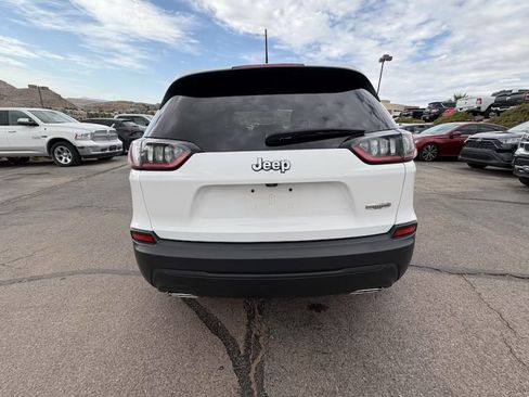 Used 2019 Jeep Cherokee Latitude w/ Popular Appearance Group FWD image 4