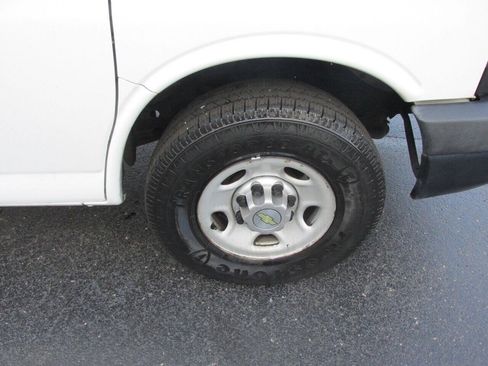Used 2014 Chevrolet Express 3500 RWD image 41