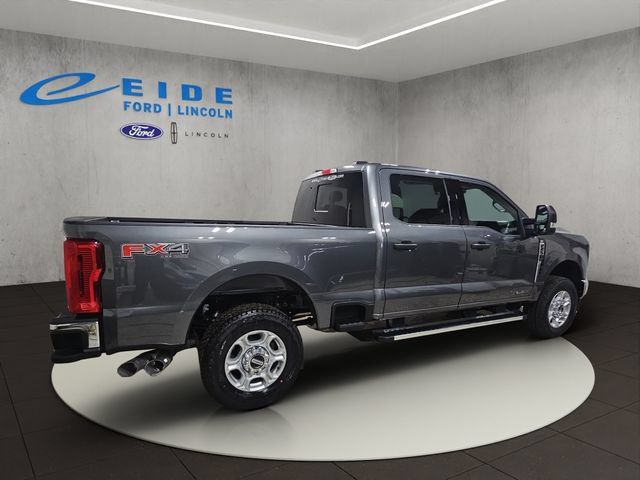 New 2026 Ford F250 XLT w/ FX4 Off-Road Package AWD/4WD image 4
