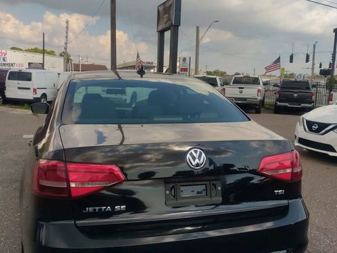 Used 2015 Volkswagen Jetta SE FWD image 4