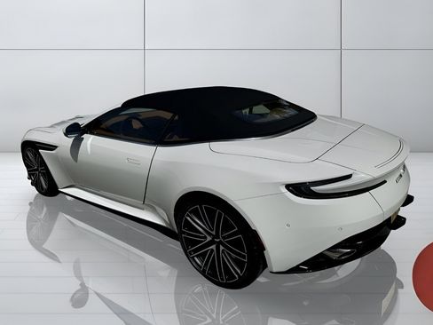 Used 2025 Aston Martin DB12 Convertible RWD image 2
