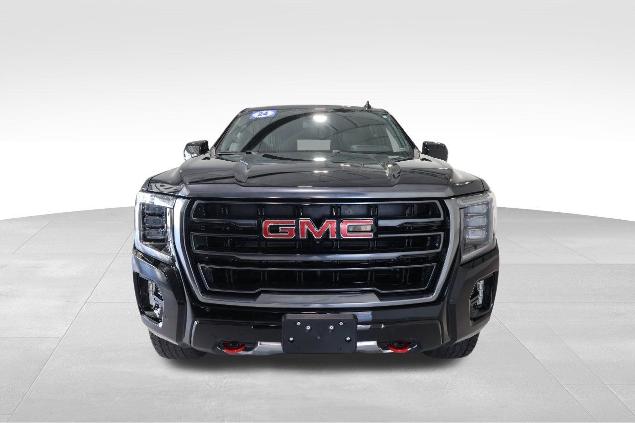 Used 2024 GMC Yukon XL AT4 w/ AT4 Premium Plus Package AWD/4WD image 7