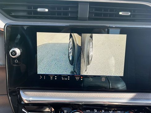 Used 2024 GMC Sierra 1500 Denali w/ Denali Reserve Package AWD/4WD image 24