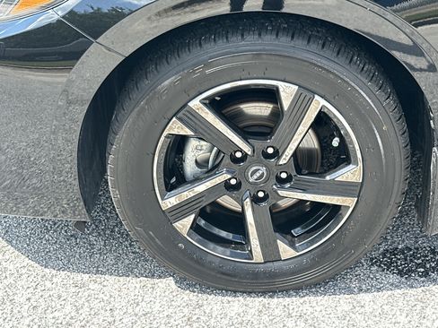 Used 2024 Nissan Sentra SV FWD image 11