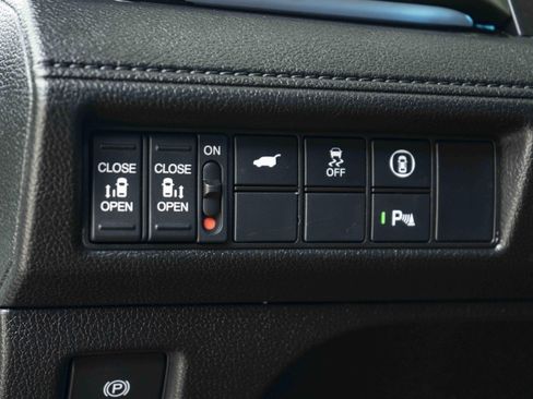 Used 2023 Honda Odyssey Touring image 41