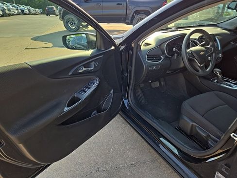Used 2022 Chevrolet Malibu LS image 28