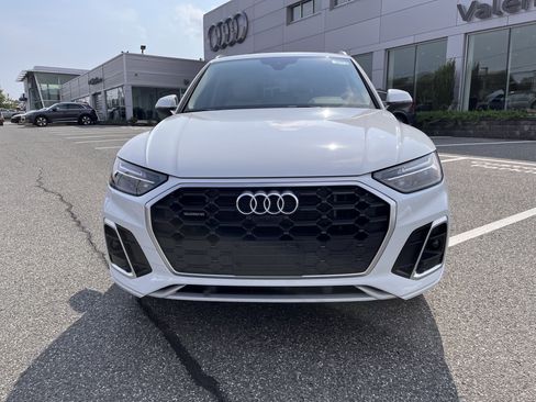 Used 2025 Audi Q5 e Premium Plus w/ Premium Plus Package image 2