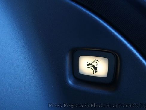 Used 2024 Tesla Cybertruck AWD Crew Cab image 36