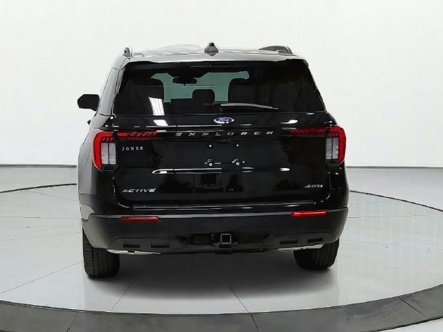 Used 2025 Ford Explorer Active AWD/4WD image 7