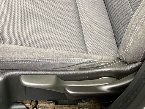 Used 2017 Chevrolet Cruze LT image 14