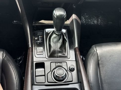Used 2017 MAZDA MAZDA3 Touring FWD image 20