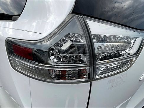 Used 2016 Toyota Sienna SE FWD image 23