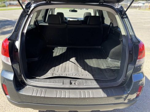 Used 2011 Subaru Outback 3.6R Limited w/ PWR Moonroof Pkg AWD/4WD image 28