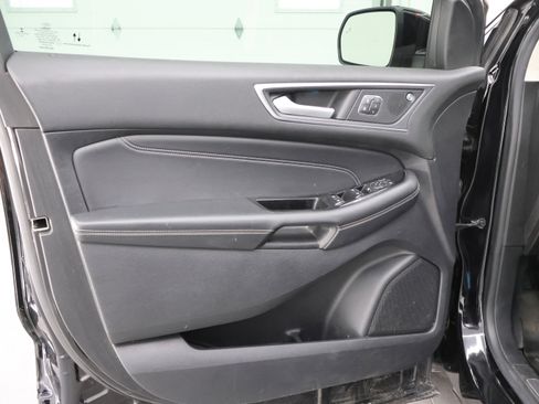 Used 2020 Ford Edge Titanium w/ Class II Trailer Tow Package AWD/4WD image 42
