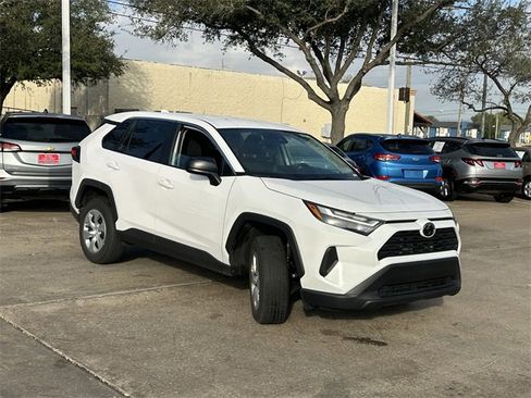 Used 2025 Toyota RAV4 LE image 3