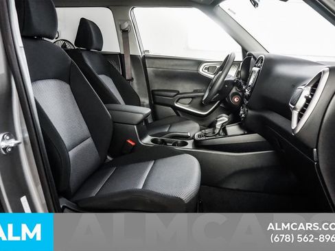 Used 2025 Kia Soul LX FWD image 19