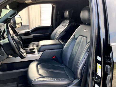 Certified 2022 Ford F450 Platinum w/ FX4 Off-Road Package AWD/4WD image 8