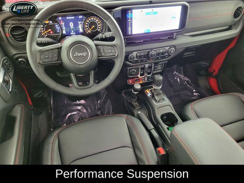 Used 2025 Jeep Wrangler Unlimited Rubicon image 33