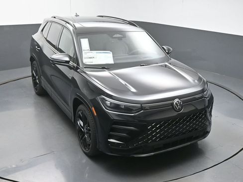 New 2026 Volkswagen Tiguan SE R-Line image 43