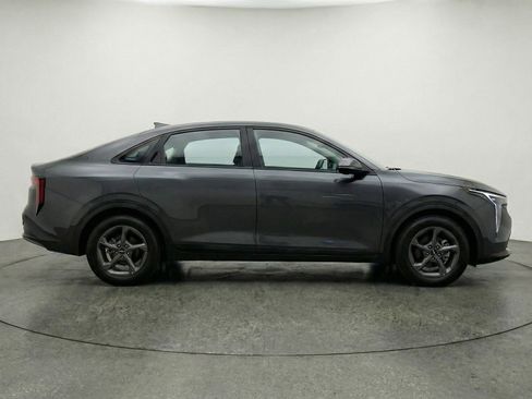 Used 2025 Kia K4 LXS image 11