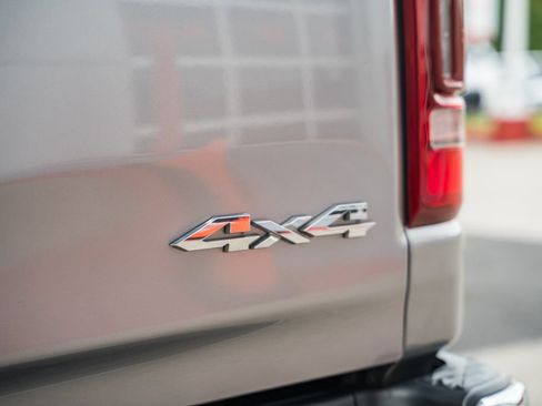 Used 2022 RAM 1500 Laramie AWD/4WD image 8
