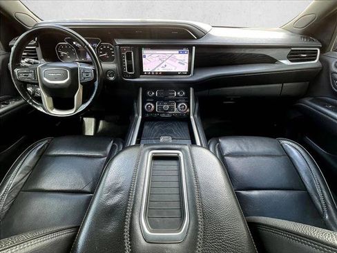 Used 2021 GMC Yukon Denali w/ Denali Premium Package image 14