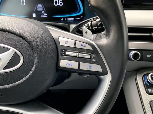 Certified 2025 Hyundai Palisade SEL FWD image 24