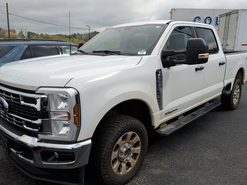 Used 2024 Ford F250 XLT image 1