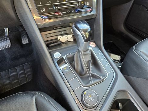 Used 2024 Volkswagen Tiguan SE image 20