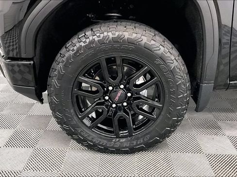 Used 2026 GMC Sierra 1500 Elevation w/ Elevation Select Package AWD/4WD image 9