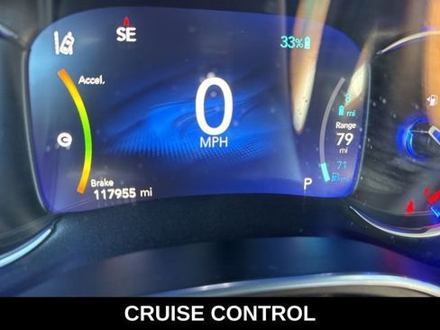 Used 2020 Chrysler Pacifica Limited w/ Advanced Safetytec Group FWD image 12