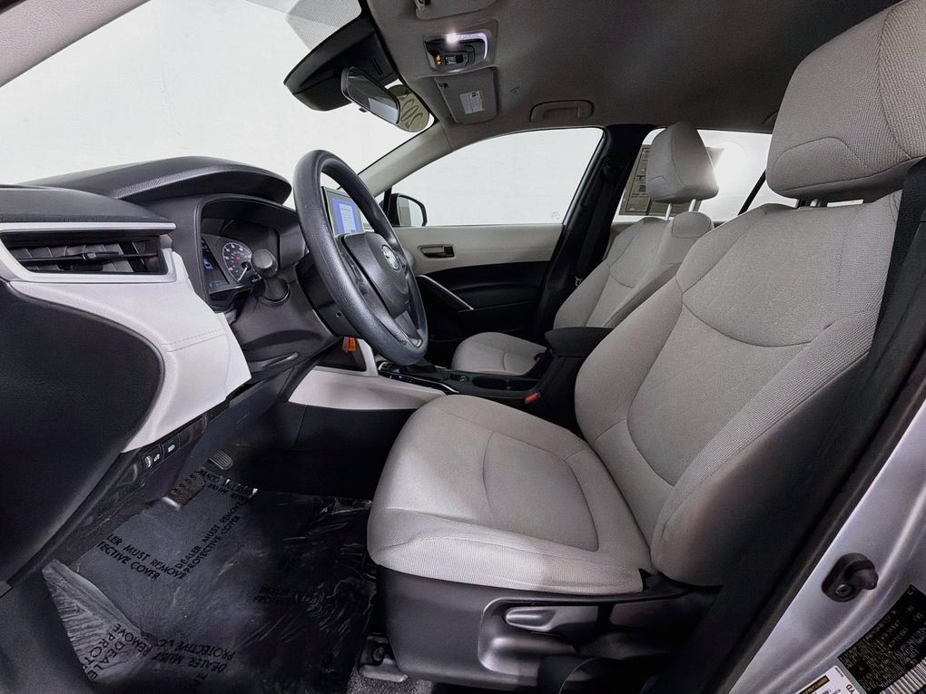 Used 2025 Toyota Corolla Cross L FWD image 12