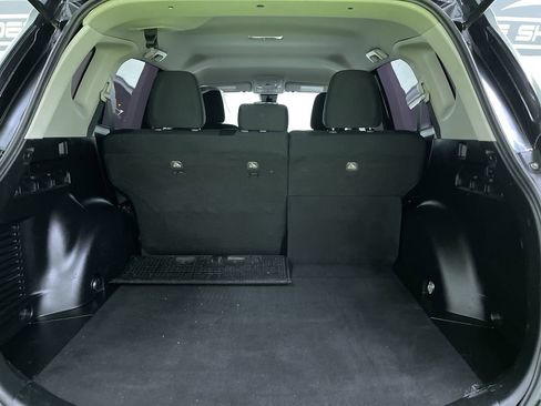 Used 2018 Toyota RAV4 LE w/ All Weather Liner Package image 27