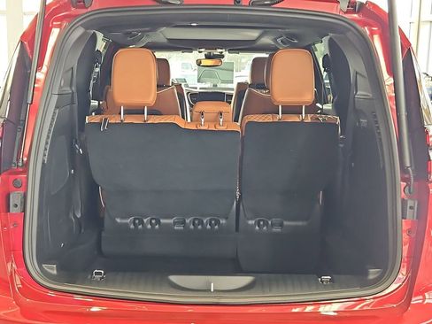 New 2026 Chrysler Pacifica Pinnacle w/ Trailer Tow Group image 10