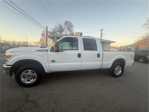 Used 2015 Ford F250 XLT image 3